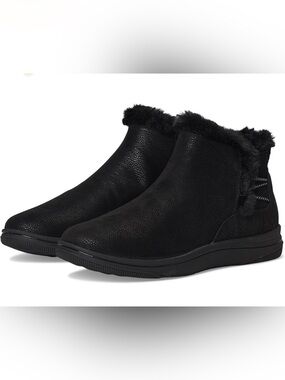 Clarks Cloudsteppers Size 91/2 Women’s 
Black Breeze Fur Ankle Boots. New